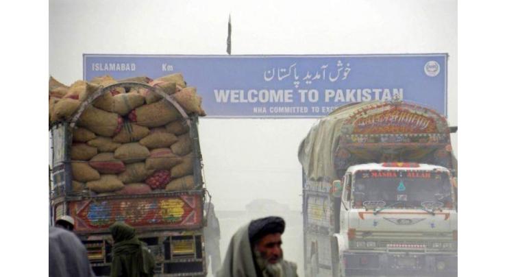 Closed Pakistan and Afghan trade causing huge losses to Afghan businessmen