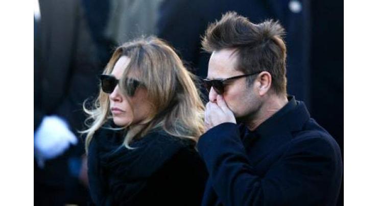 French star Hallyday's daughter to contest his will 