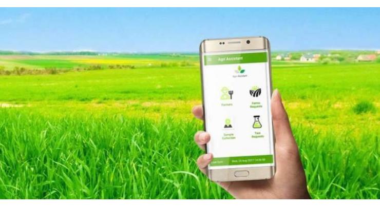 Smart phones distributed among farmers 