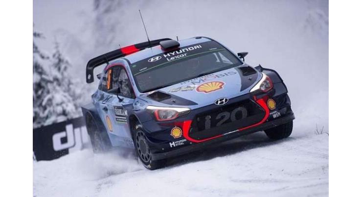 Thierry Neuville holds lead in icy Rally of Sweden 