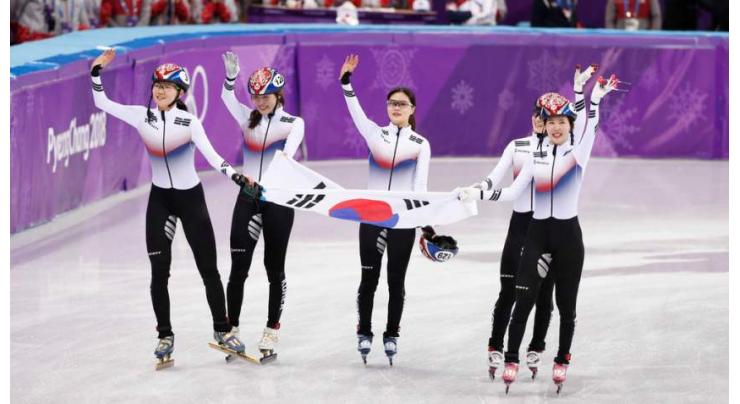 Olympic relay joy for South Korea, Christie crashes... again 