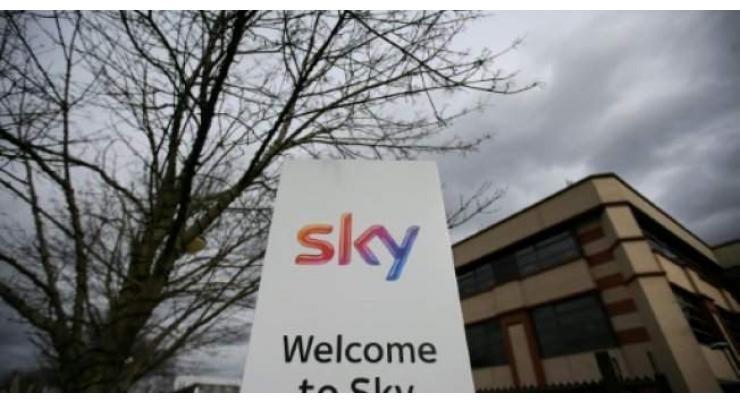 Comcast seeks to outfox Murdoch with rival Sky bid 