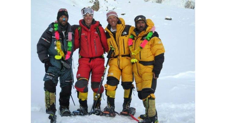 Spanish climber's winter Everest summit bid in question 