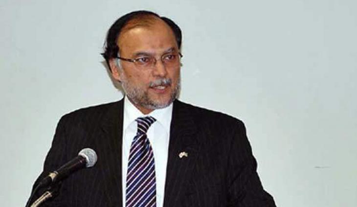 Delegation reaches Paris to defend Pakistan's case at FATF meeting