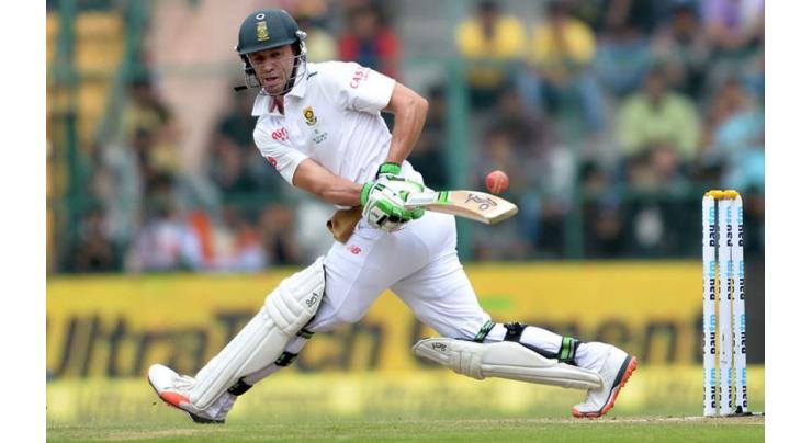 De Villiers bats South Africa into lead
