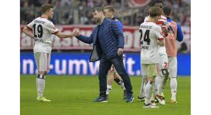 Struggling Hamburg sack coach Hollerbach
