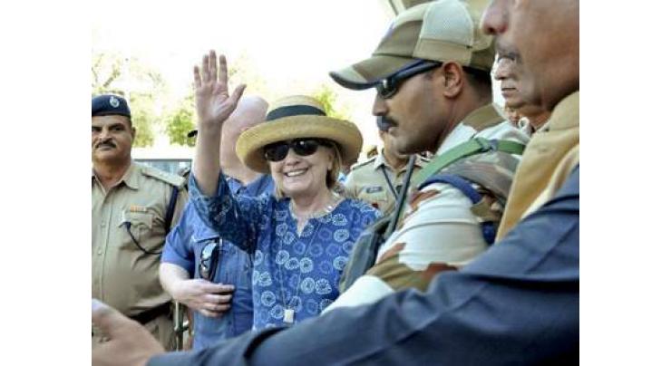 Hillary Clinton fractures hand on India trip
