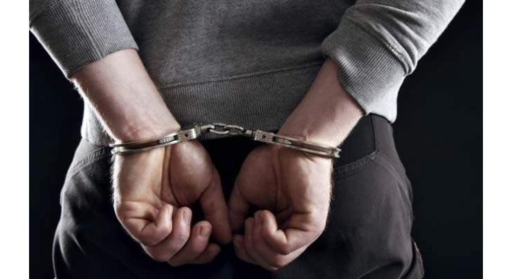 Two gangsters held from Faisalabad
