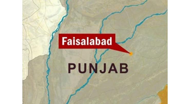 Minor girl killed, couple injured in road accident in Faisalabad
