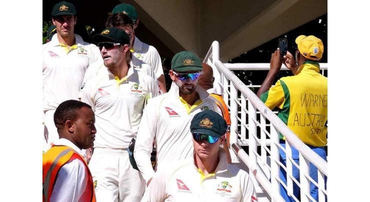 Australia complain over fans' 'disgraceful' abuse of players
