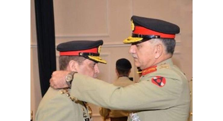 Corps Commander confers 97 gallantry awards to military personnel: Inter Services Public Relations (ISPR) 
