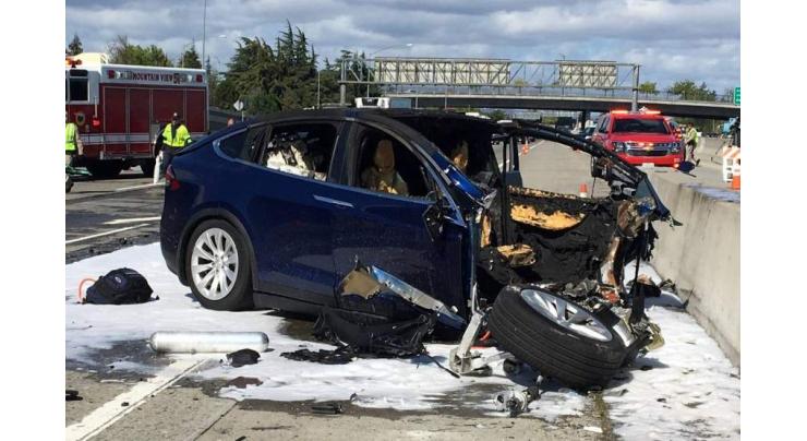 Tesla says autopilot was engaged during fatal crash

