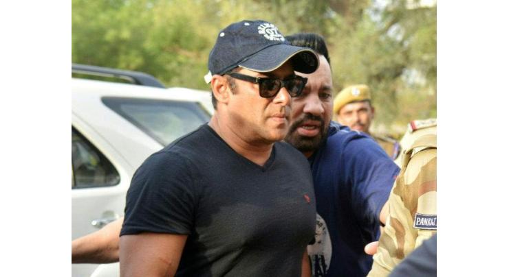 Fans jubilant as Bollywood star Salman Khan freed on bail
