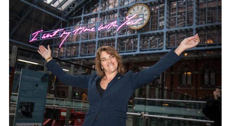 Tracey Emin sends anti-Brexit message in pink neon
