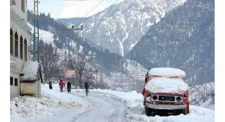 Galyat Development Authority (GDA) clears snow from Galyat roads
