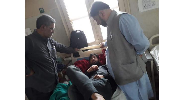 Hurriyat leaders inquire about health of injured youth in hospital
