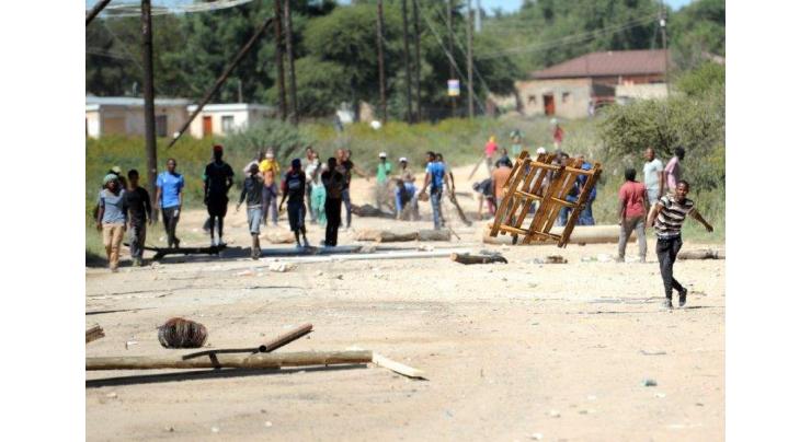 S.African police kill teen killed during anti-graft protests
