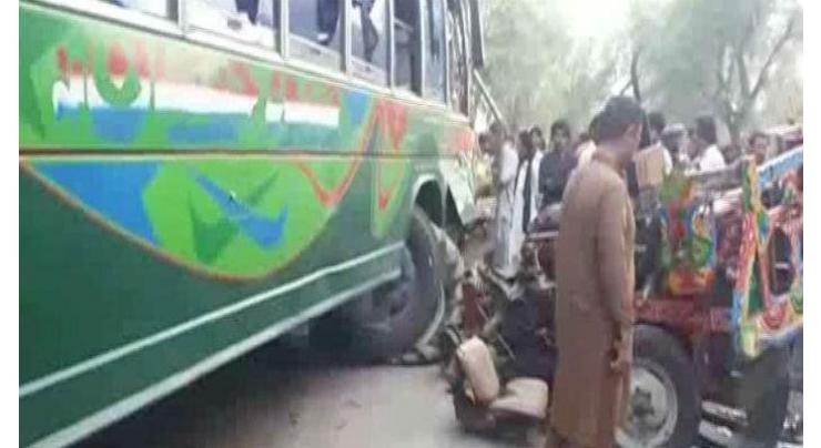 Six people killed in Layyah bus collision
