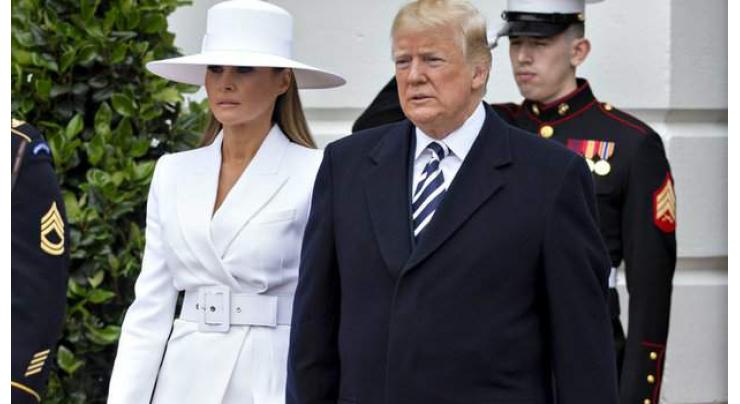 Melania avoids holding Trump's hand once again