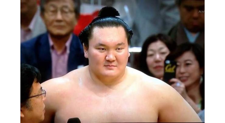 'Don't rush us!' Sumo ducks decision on men-only rule
