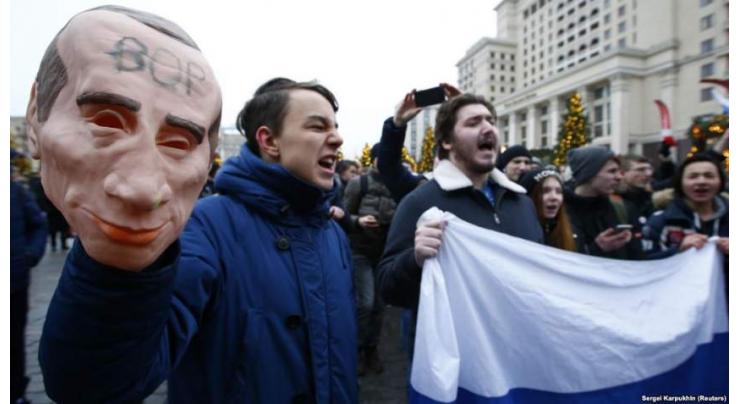 Opposition supporters held ahead of anti-Putin rally

