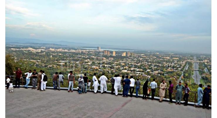 Scenic panoramic view of Islamabad from Daman-e Koh attracts visitors
