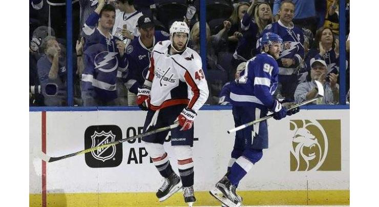 Capitals crush Lightning to seize command of series
