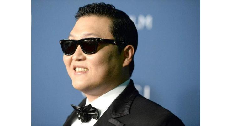 Freelance style: Psy splits from agent
