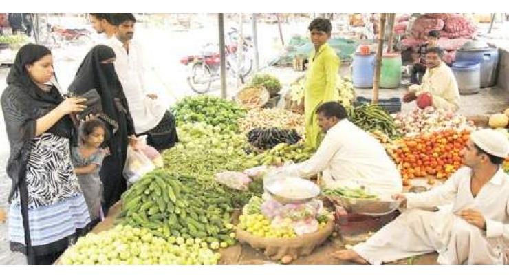 DC reviews arrangements in Fruit & Vegetable Market