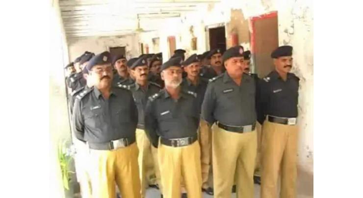Prizes distributed among 270 police officials in Faisalabad 
