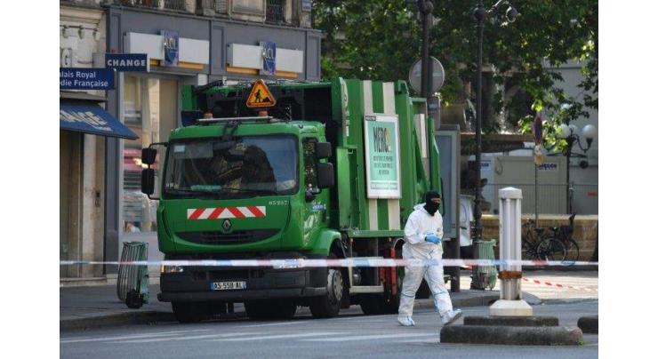 French police arrest two garbagemen planning a smelly Macron protest
