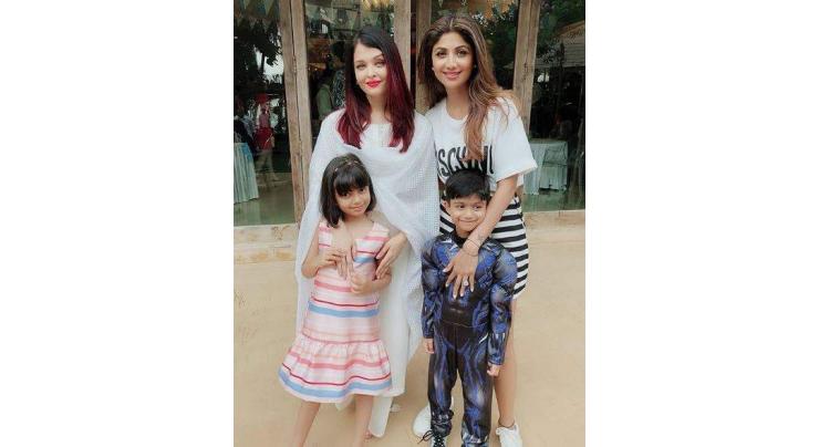 Shilpa Shetty shares the frame with fellow mommy Aishwarya Rai on son's birthday party