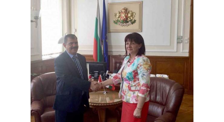 Speaker of Bulgarian Parliament receives UAE Ambassador