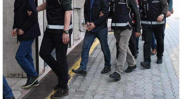 Over 30 FETO suspects arrested across Turkey
