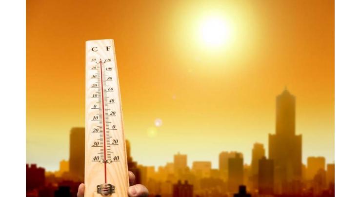 Heat wave continues in Punjab in Lahore
