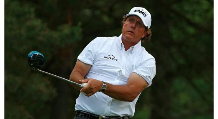 Mickelson among marquee names struggling early at US Open
