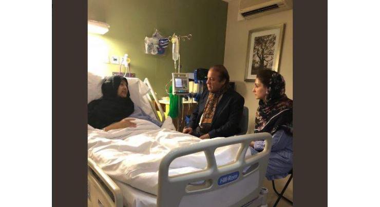 Nawaz Sharif to take benefit if Kulsoom Nawaz dies near elections: Journalist