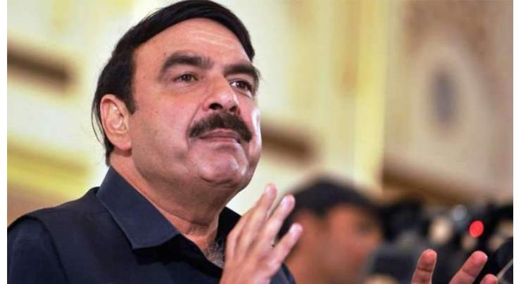 Sh Rasheed compares Reham Khan to prostitute in live show