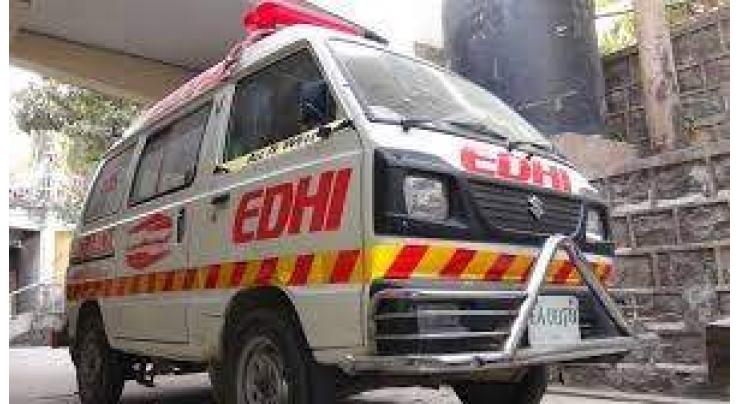 One killed, another injured in road mishap in Khanewal
