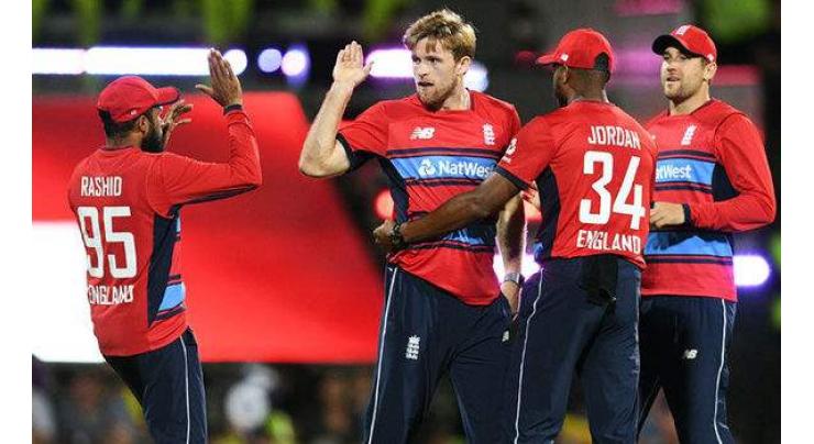 England restrict India to 148-5 in second T20
