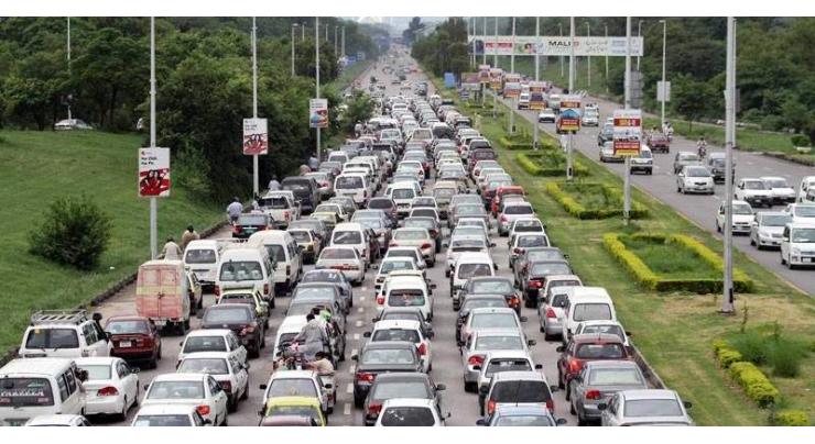 Commuters irked by daily traffic jams seek expansion of stalled signal-free Islamabad Expressway
