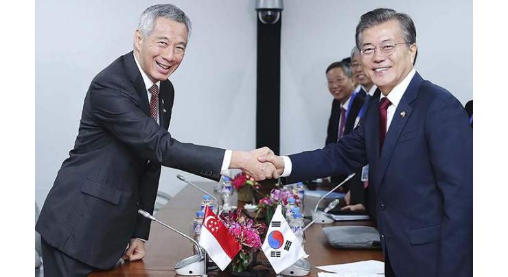 Leaders of S. Korea, Singapore agree to boost economic, diplomatic cooperation
