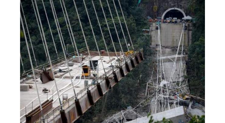 Colombia demolishes bridge after deadly incident
