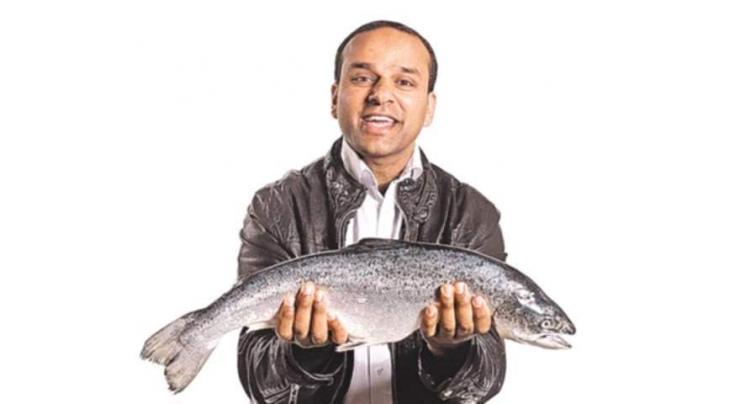 Shahid Nazir of ‘one pound fish’ fame comes up with a song for PMLN