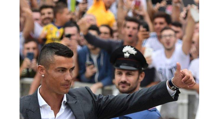 Cristiano Ronaldo greets Juve fans, sparks Champions League dreams
