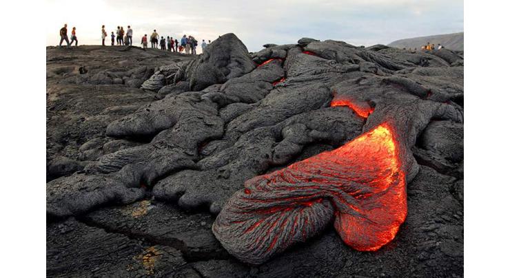 Chinese consulate reminds tourists in Hawaii to be cautious to experience lava tours
