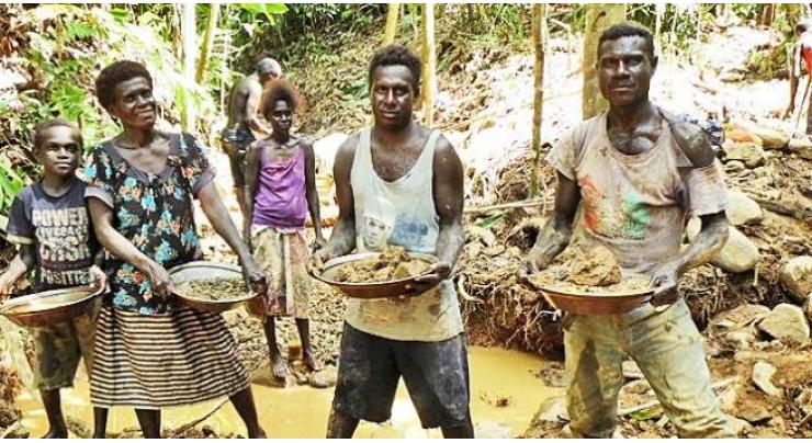 Gold rush in Guinea triggers bloodshed
