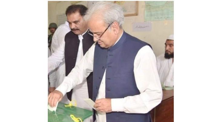 Caretaker Prime Minister Justice (retd) Nasir ul Mulk casts vote in Swat's NA-3 constituency
