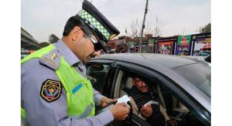 Man films traffic warden taking bribe, video goes viral