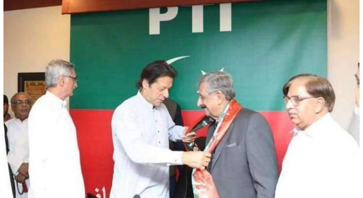 More MNAs, MPAs join PTI
